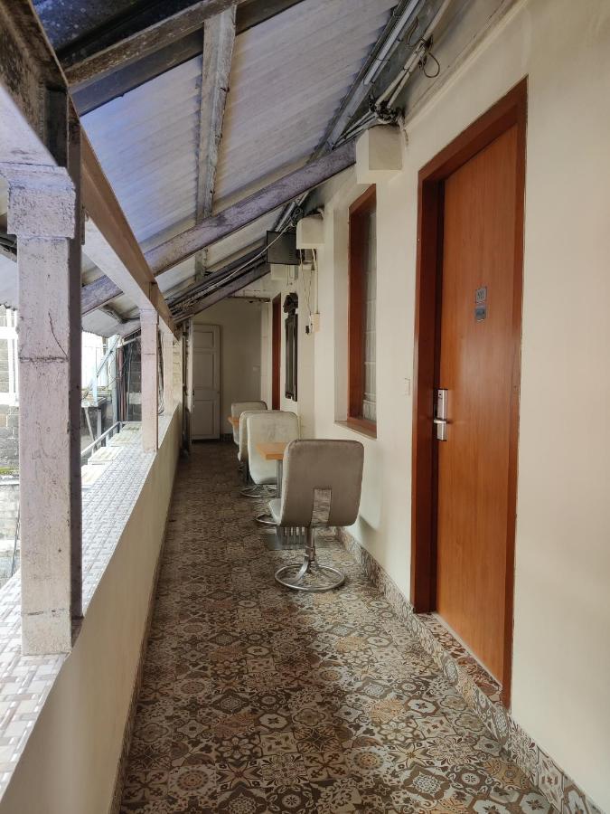 Capital Hotel Mumbai Exterior photo