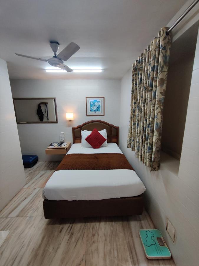 Capital Hotel Mumbai Exterior photo