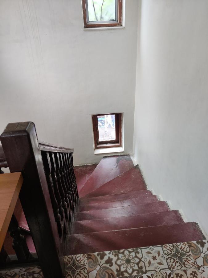Capital Hotel Mumbai Exterior photo